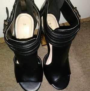 Bamboo black and gold shoes